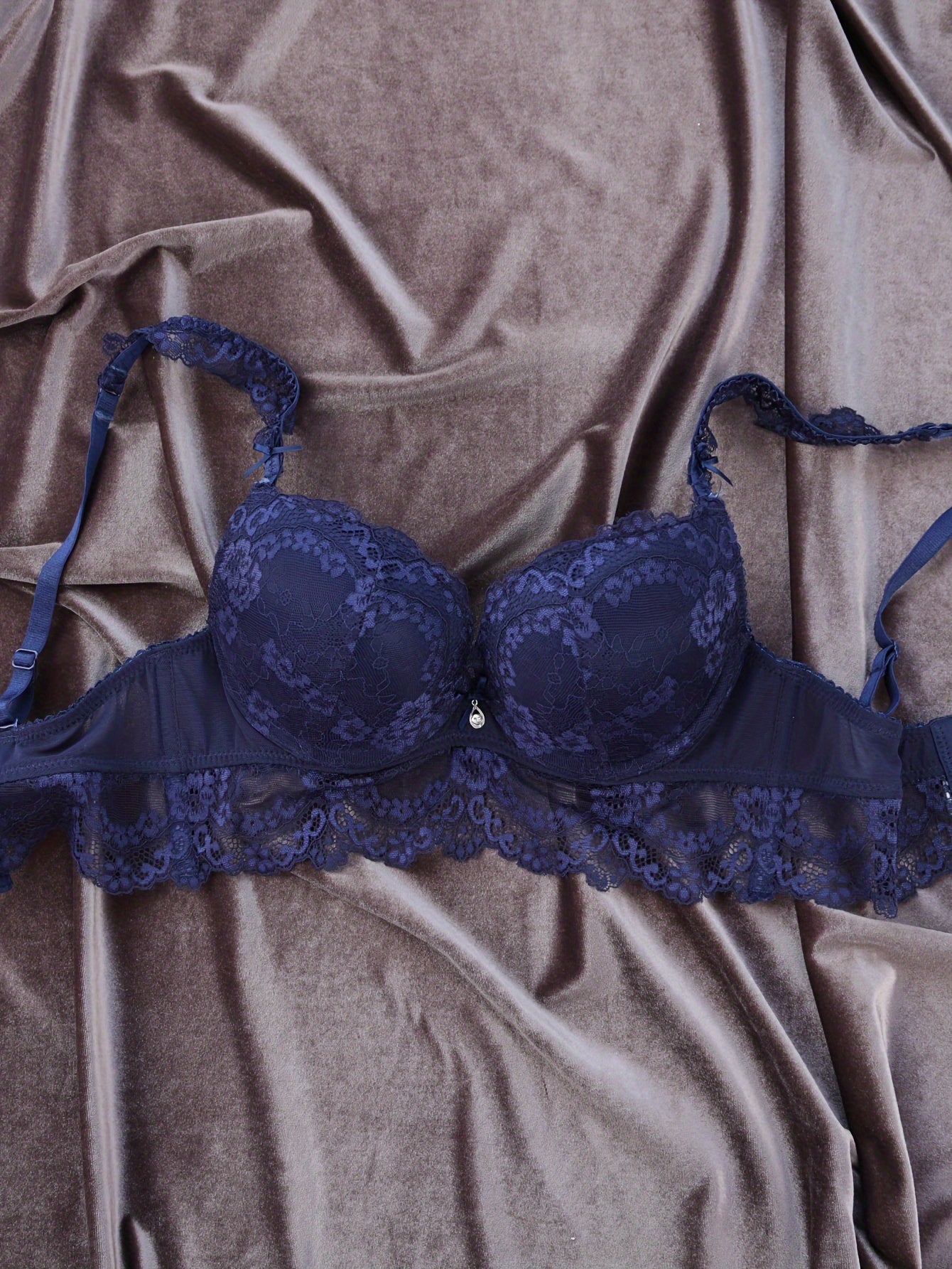 Women's bra set with sexy lace, push-up design, and thick cups made of high-quality material for small chests.