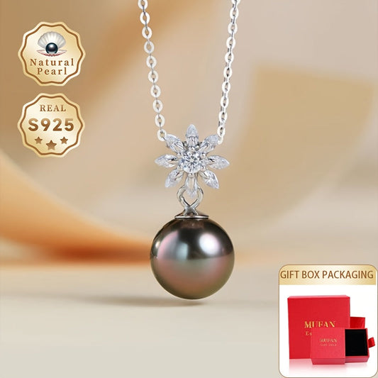 This stunning Daimi Elegant Vintage Style necklace features a 925 Sterling Silver chain adorned with an 8-9mm black round freshwater pearl in a unique snowflake design. The pearl, a June birthstone, is perfect for daily wear or as a Christmas gift.