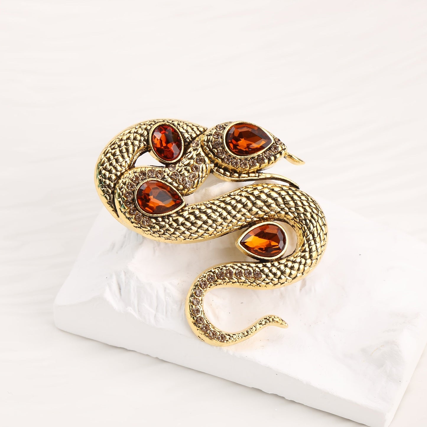 Year of the Snake Mascot Brooch - Elegant Corsage for Women, Brand New Delicate Accessory