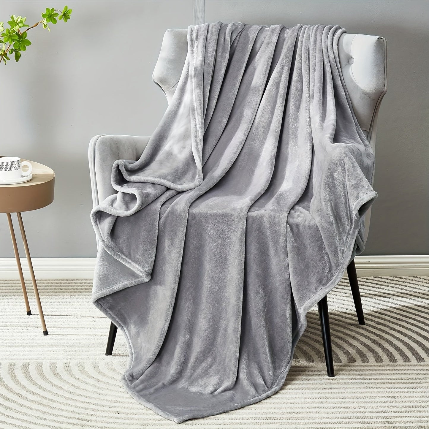 Soft Cozy Plush Fleece Throw Blanket in Solid Color Shaggy Minky Lightweight Fuzzy Flannel, Perfect for Bedroom. This Luxury Washable Warm Velvet Blanket is Ideal for Couch, Sofa, or Pet, and is Breathable.