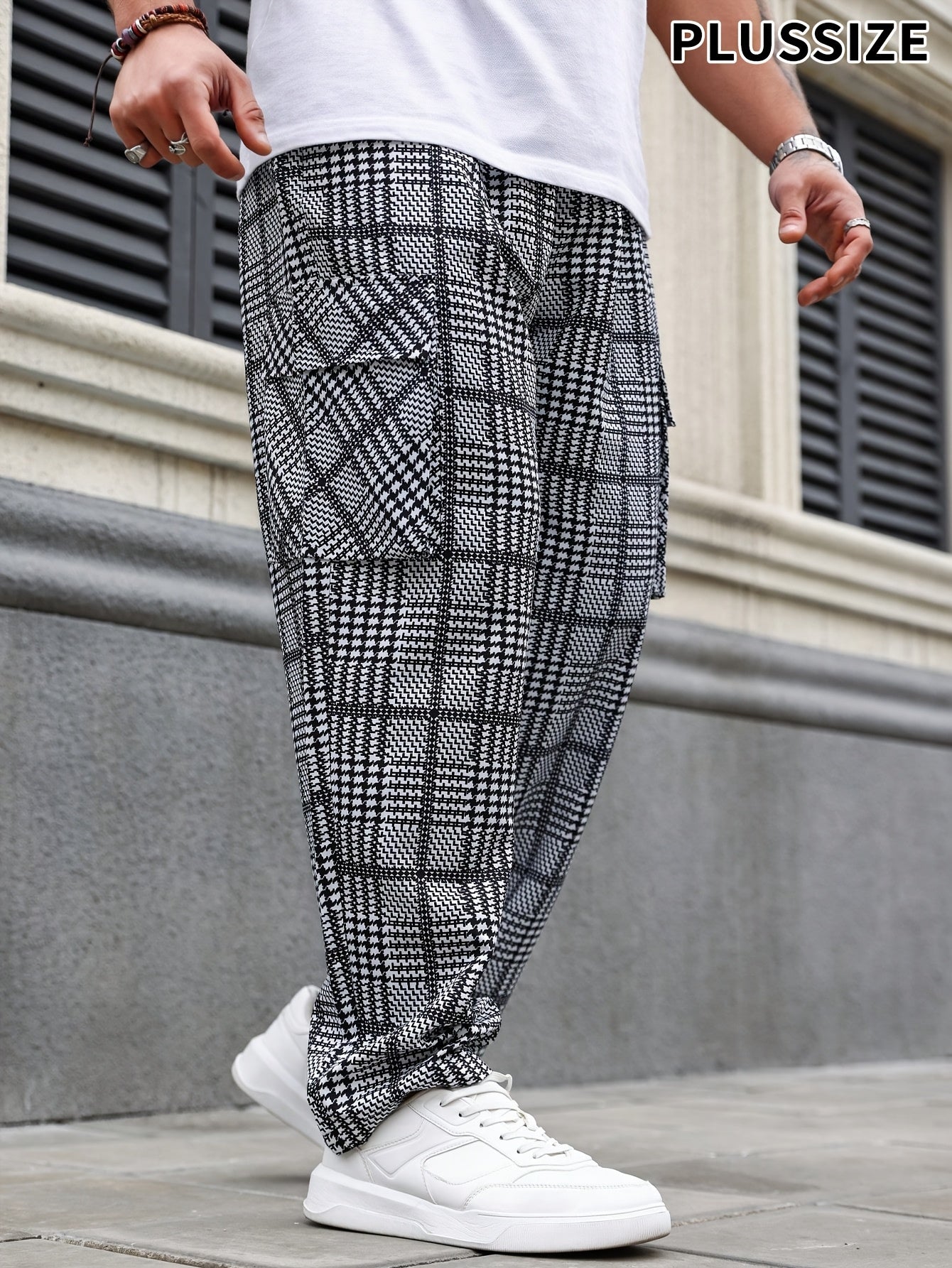 Men's plus size casual straight-leg pants in loose fit, striped polyester. Ideal for evening dates and street style. Stylish and comfortable non-stretch fabric, perfect for couples matching