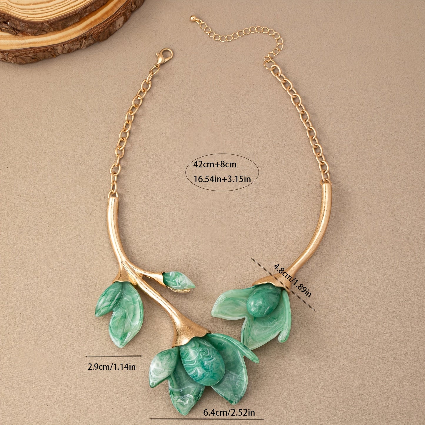 Elegant Vintage Bohemian Style Zinc Alloy Pendant Necklace featuring a Resin Flower, Perfect for Gifts or Vacations, Radiating Luxury and Beauty.