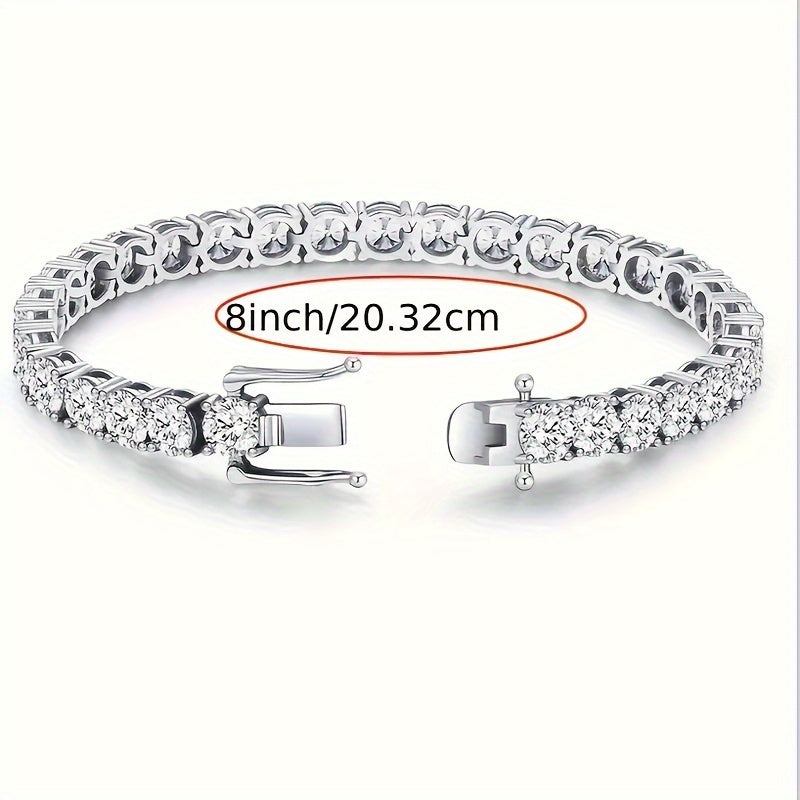 Exquisite Moissanite Tennis Bracelet in Elegant Luxury Design, Crafted in 925 Sterling Silver with 18K Golden Plating, Featuring VVS1 Round-Cut Stones. Suitable for Both Men and Women, Ideal for Everyday Wear or as a Thoughtful Gift. The Perfect Addition