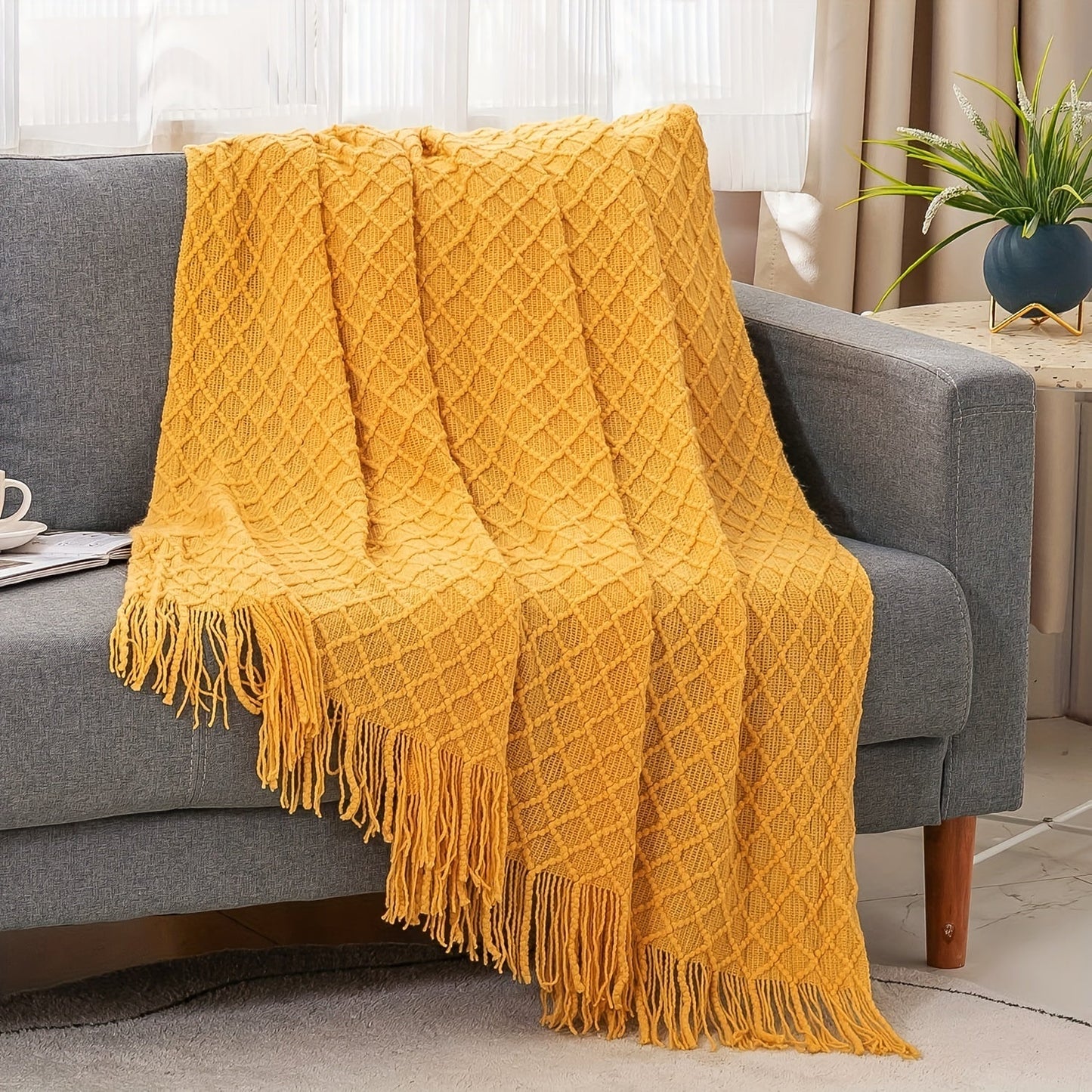 Soft and Cozy Knitted Throw Blanket with Tassels, Ideal for Couch or Bed - Enhance Your Comfort and Style