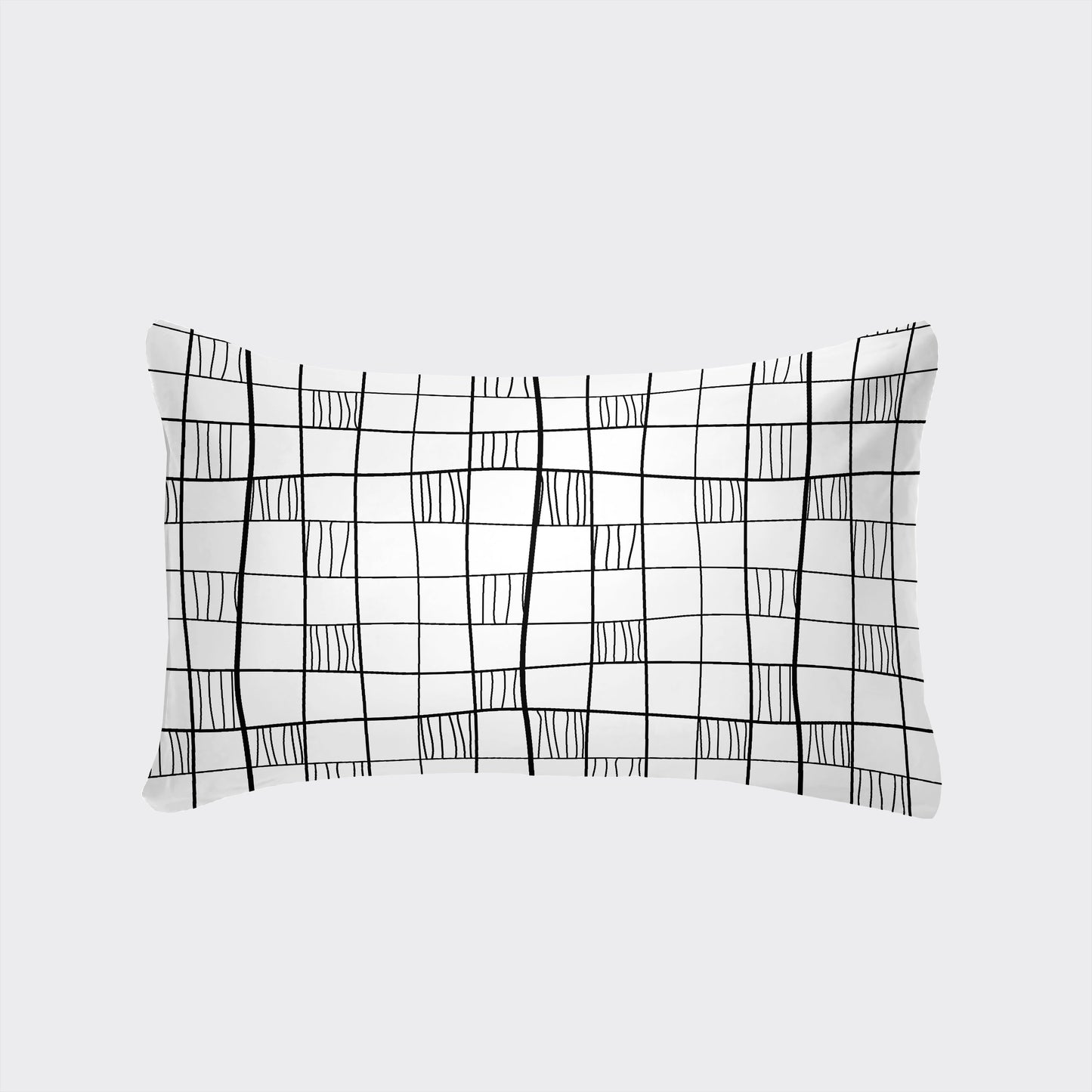 Soft envelope closure pillowcase made of 100% cotton, without core. Features flower and plaid patterns on breathable fabric with a thread count of 144TC. Ideal for main bedroom, guest room, or dorms. Perfect gift idea.