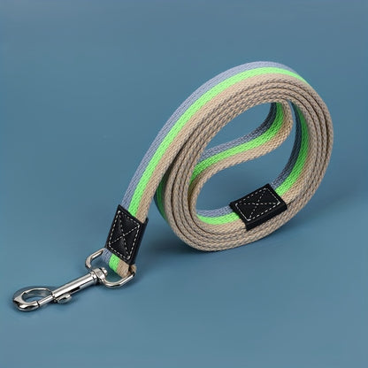 Durable striped dog leash made of polyester fiber, with a no-slip handle, heavy-duty for all breeds, easy to fold and store, battery-free.