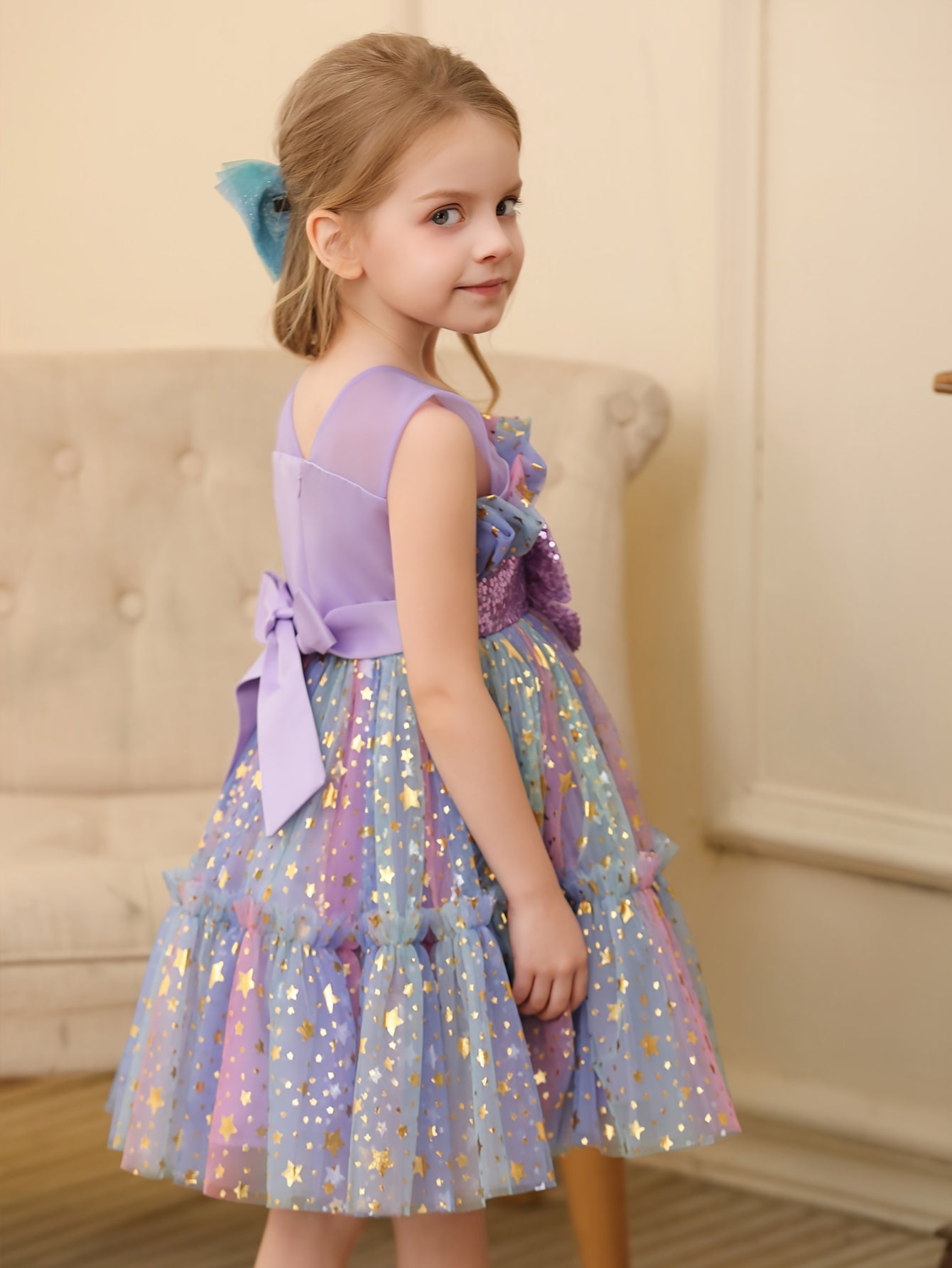 Sequined starry sky mesh princess dress with bow, perfect for birthdays and parties.