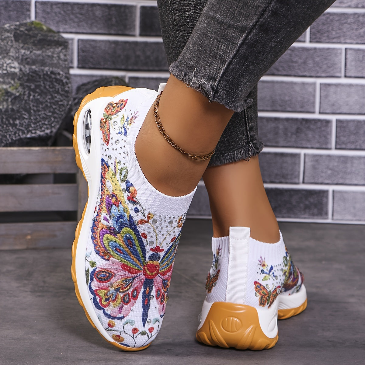 Women's fashion sneakers with breathable fabric, slip-on style, positioning printing, EVA sole, and Taizhou Exclusive design.