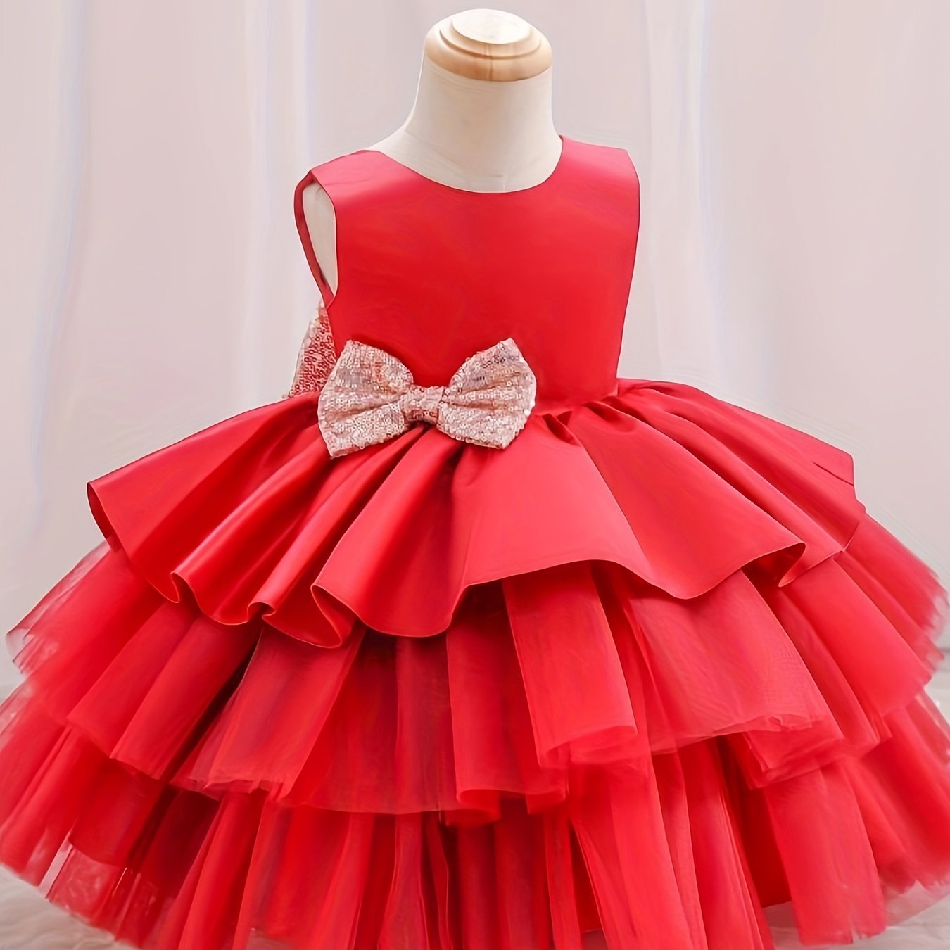 Sleeveless Princess Dress with Bow and Cut-Out Back, Perfect for Parties and Performances