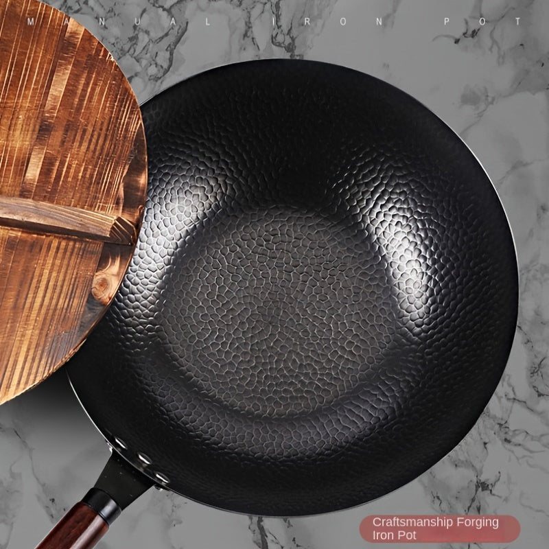 1 piece of Cast Iron Wok (32.0cm) suitable for Chinese-style cooking. This wok has a flat bottom and is compatible with electromagnetic stoves, electric stoves, gas stoves, and halogen stoves. It is a versatile kitchen utensil that is ideal for all types