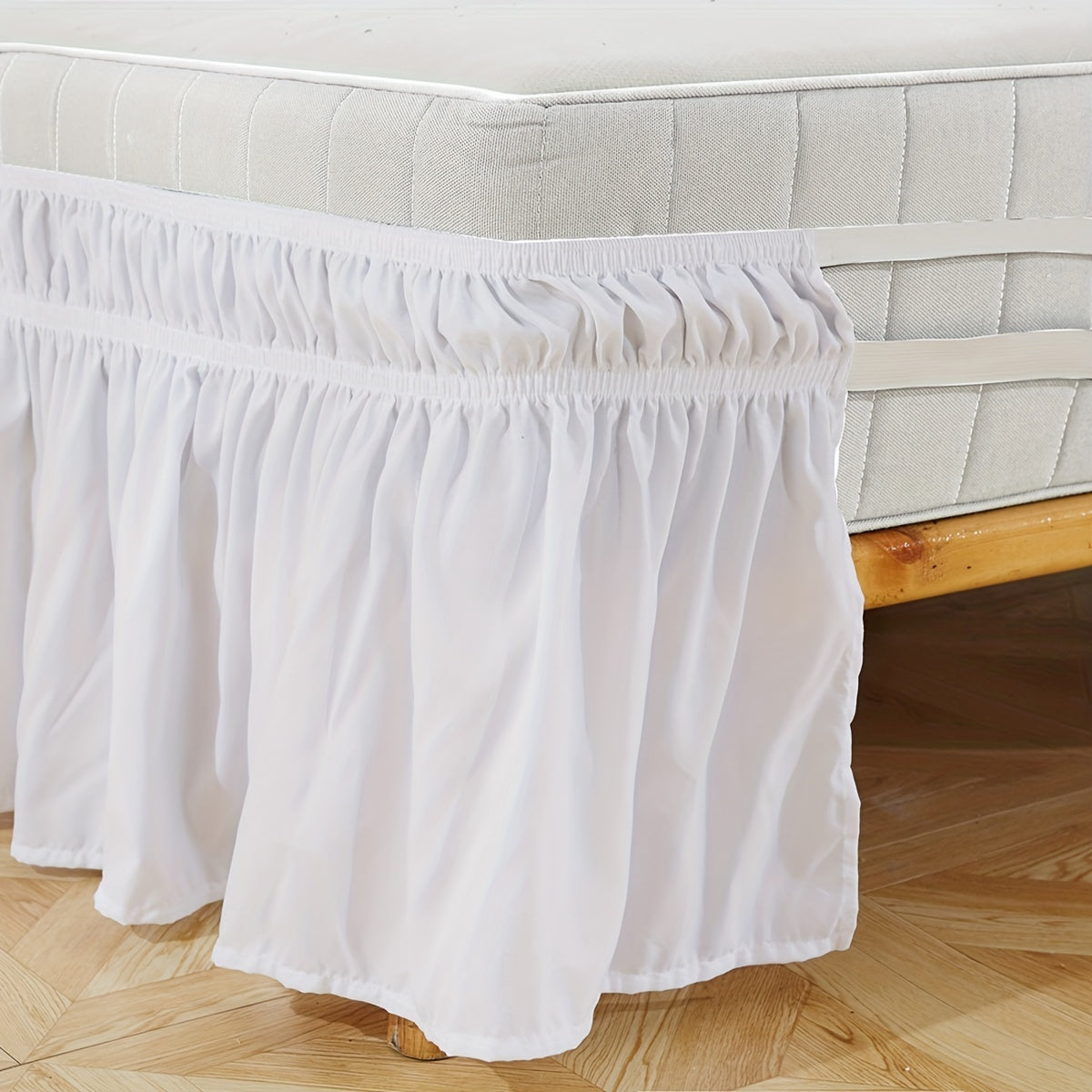 Elastic Bed Skirt in Pure Color, Soft Bedding Supplies, Lotus Leaf Edge Design for Comfortable and Durable Use in Bedroom or Guest Room. Skin-friendly Material.