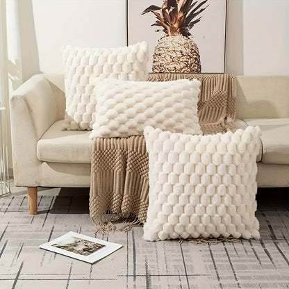 Set of 2 pineapple grid turtle pattern cushion covers in contemporary style, available in two sizes: 17.7x17.7 cm and 50.8x30.48 cm. Made of soft plush fabric, single-sided design. Ideal for adding decorative accents to your home and living room. Note