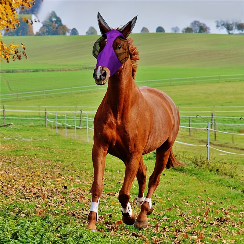 "CareMaster Comfort-Fit Horse Fly Mask with Ears" предлагает дышащую, легкую сетчатую защиту для лошадей.