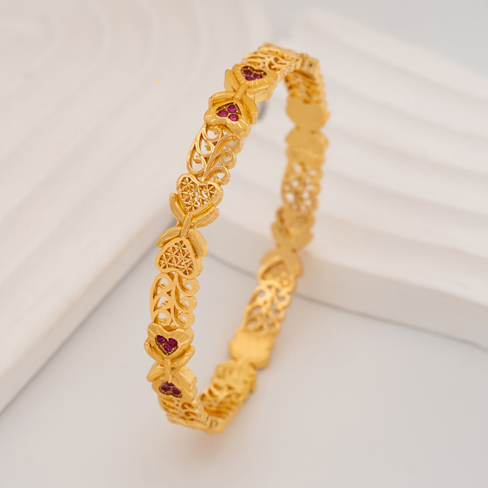 Luxurious Ethnic Style Bracelet for Dubai Women's Fashion in the Middle East - A European and American Hand Ornament fit for a Bride, with the elegance of a Closed Mouth Bracelet inspired by African Nigeria Women's Wedding Accessories.