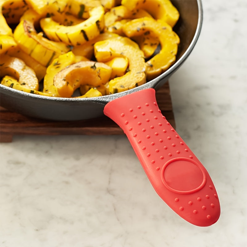 Silicone Mini Hot Handle Holder designed for Cast Iron Skillets - Suitable for Dishwasher Use, Provides Reusable Heat Protection, Compatible with Skillets 20.32cm or smaller, Features Keyhole Design