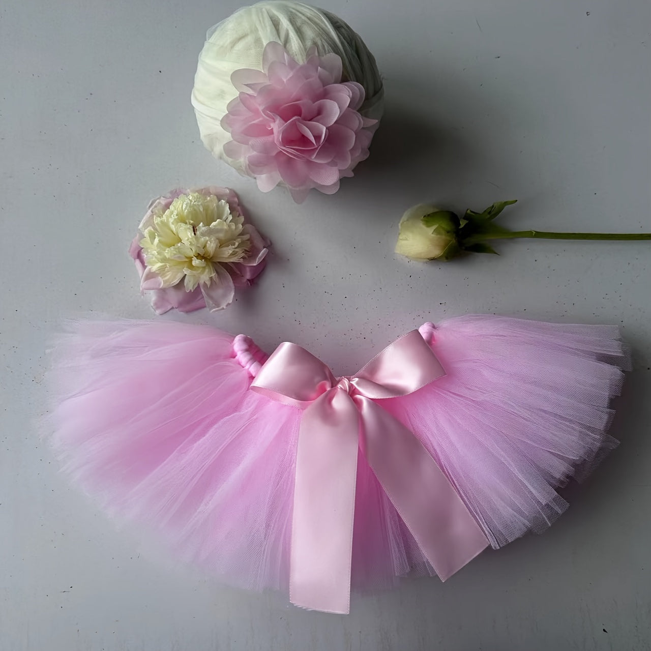 Charming Pink Ballet Tutu & Headband Ensemble for Kids - Ideal for Little Girl Photoshoots, Birthdays & Presents