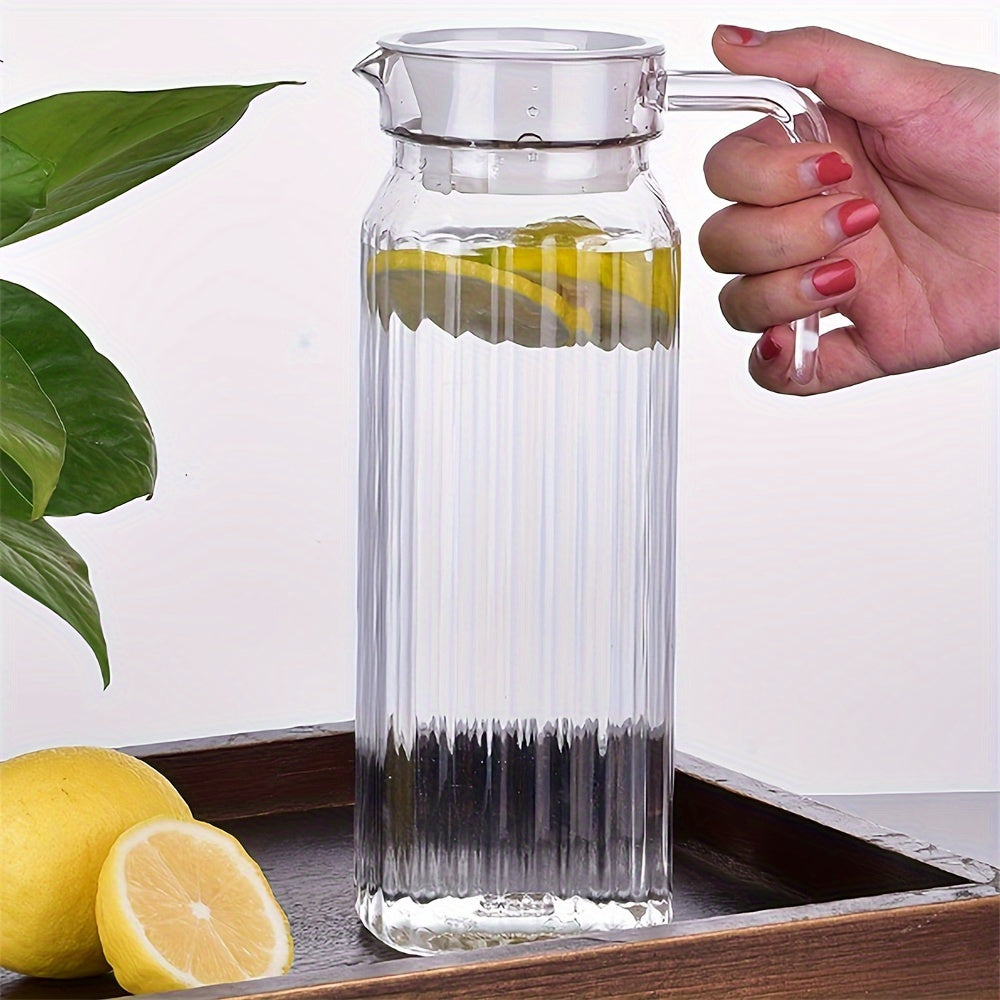 Pot with a vertical pattern and a transparent white cover made of PC material.