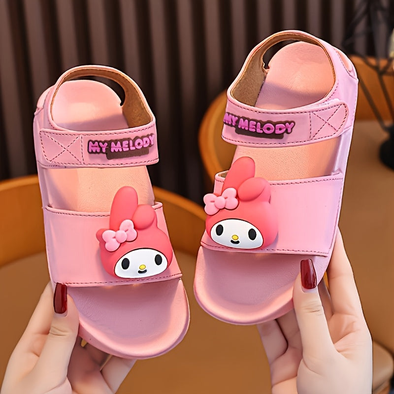 Sanrio introduces new summer non-slip sandals for girls with soft soles and a lightweight design, ideal for the beach.