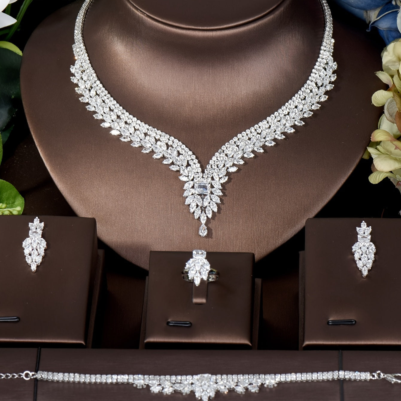 Luxurious Leaf-Shaped Cubic Zirconia Jewelry Set, Elegant Bling Style for Women's Romantic Wedding - Includes Necklace and Earrings