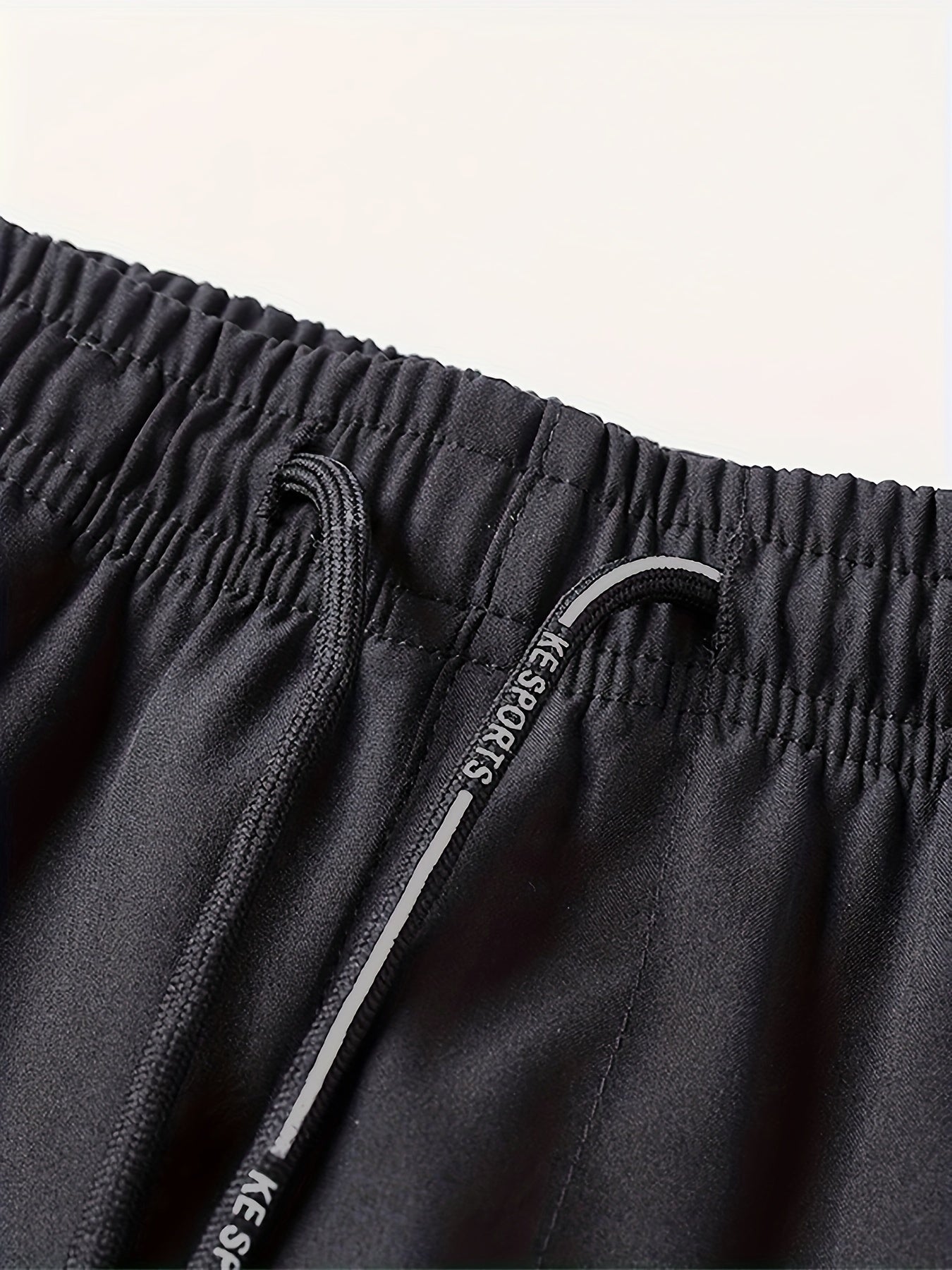 Men's classy casual straight leg pants made of polyester non-stretch fabric with zipper details. Regular fit, weighing 110g/㎡, suitable for golf and ideal for spring/summer, available in