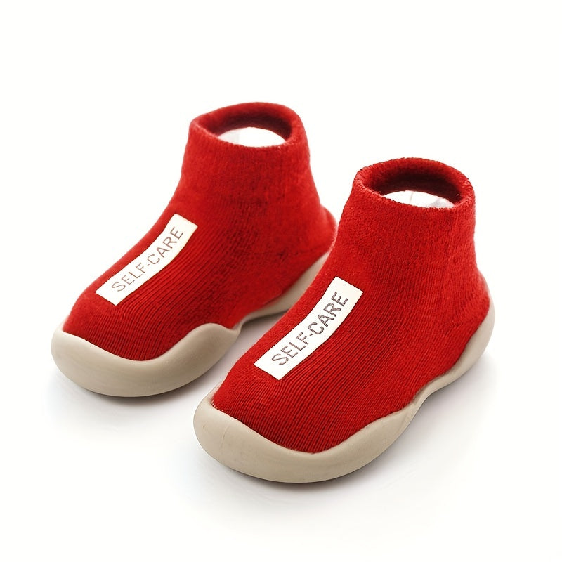 Adorable slip-on sock shoes for babies: perfect for spring and summer walks!