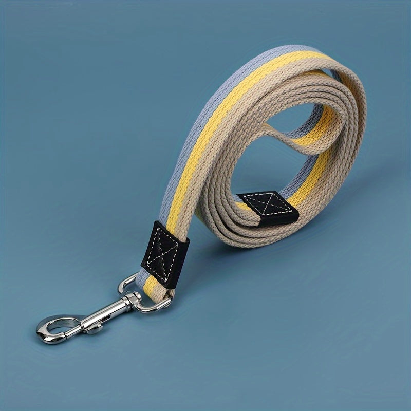 Durable striped dog leash made of polyester fiber, with a no-slip handle, heavy-duty for all breeds, easy to fold and store, battery-free.