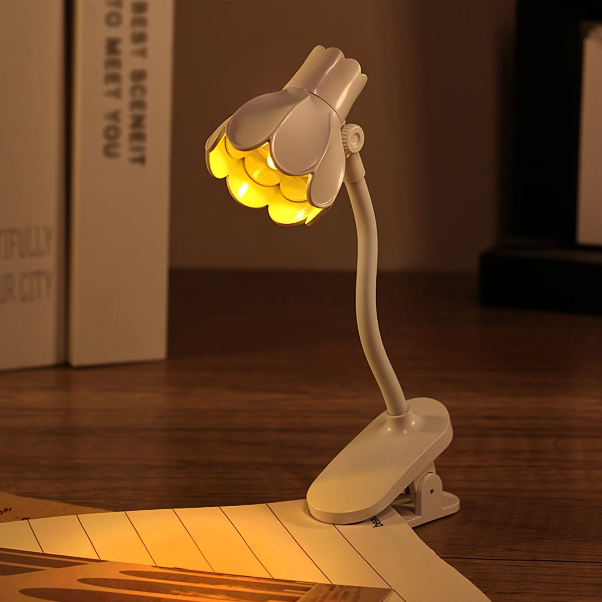 Single Petal Clip Table Lamp: Ideal for bedrooms, reading, and gift-giving. Can be used as a night light, home decor, or desk ornament. Portable with spare batteries included.