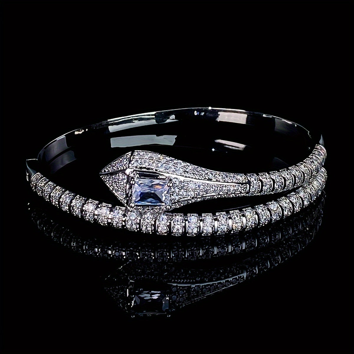 Elegant and fashionable women's bracelet embellished with zirconia stones, ideal for trendy gatherings and events.