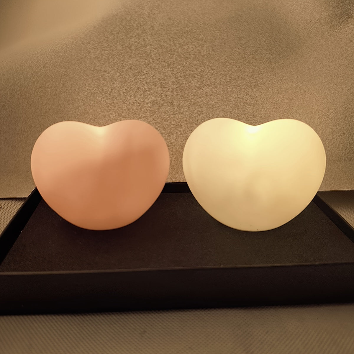 LED Love-Shaped Light, Ideal for Christmas and Holiday Décor, Perfect Gift for Couples and Friends, Portable and Compact Design, Great for Family Parties and Bedroom Lighting, Battery-Powered, Makes Small Gifts