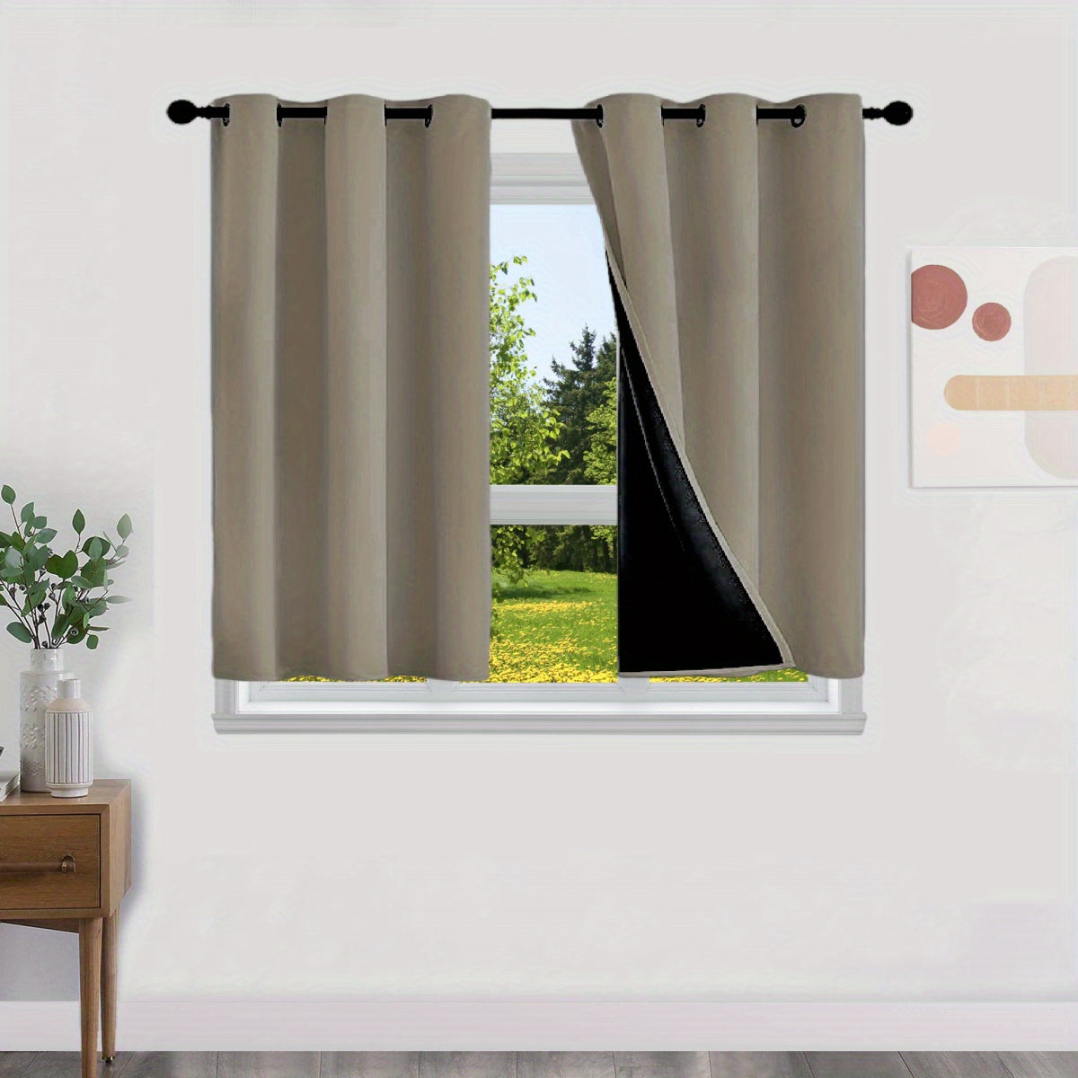 100% opaque blackout curtains, with a layer of lining included, 2 pieces.