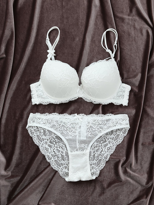 Contrast lace bra set and push-up mesh panties set for women.