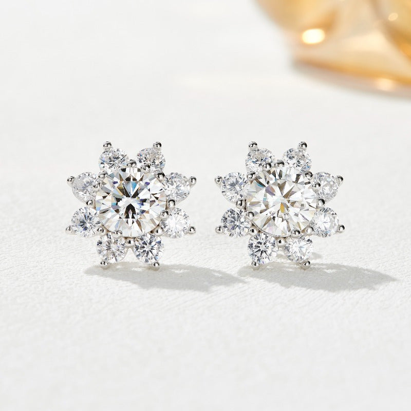 Get ready to shine in these adorable Y2K style sunflower stud earrings, featuring sparkling moissanite stones set in 925 sterling silver. With a luxurious 18K golden plated finish, these earrings are perfect for everyday wear or as a special gift for