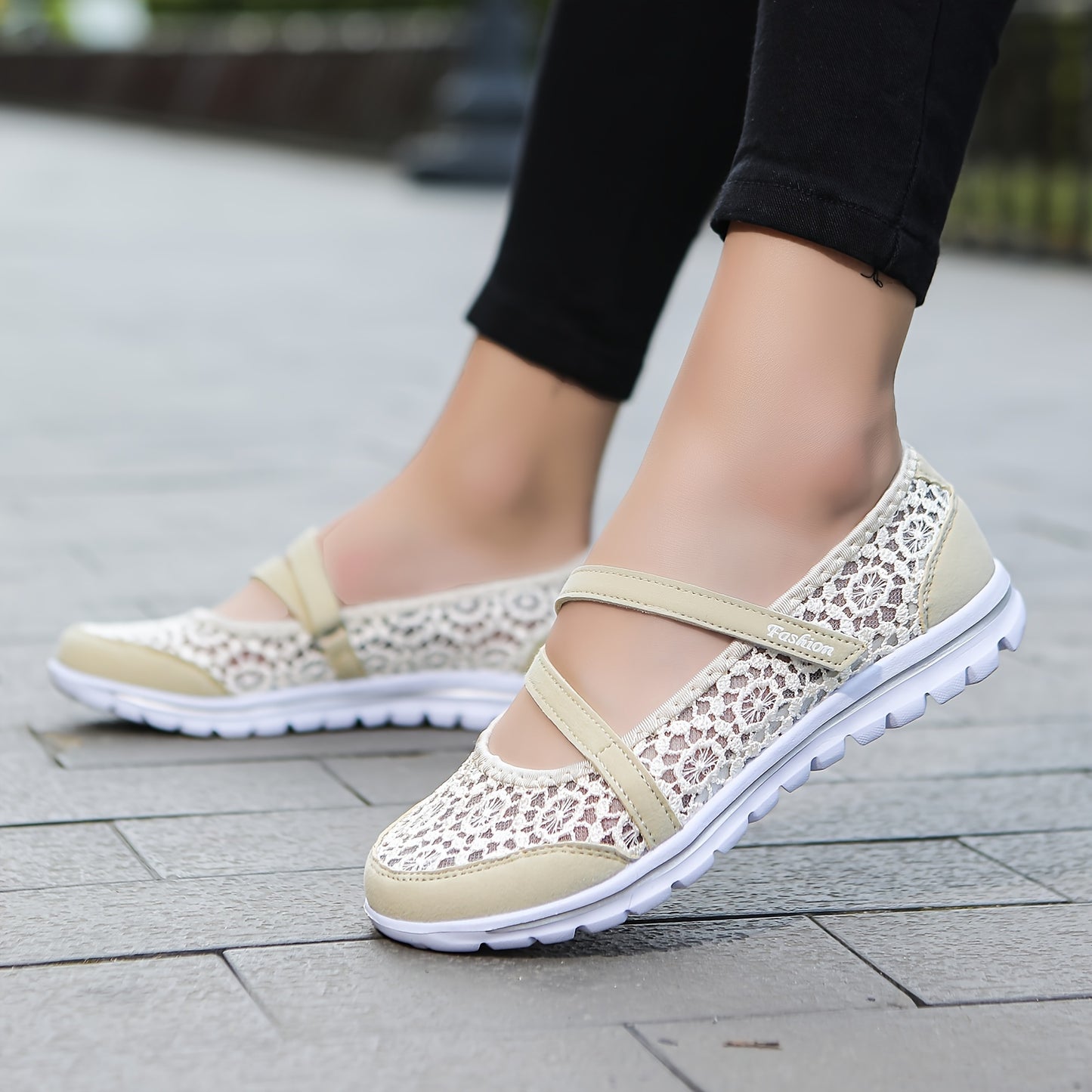 Breathable mesh flat shoes for women, perfect for daily wear.