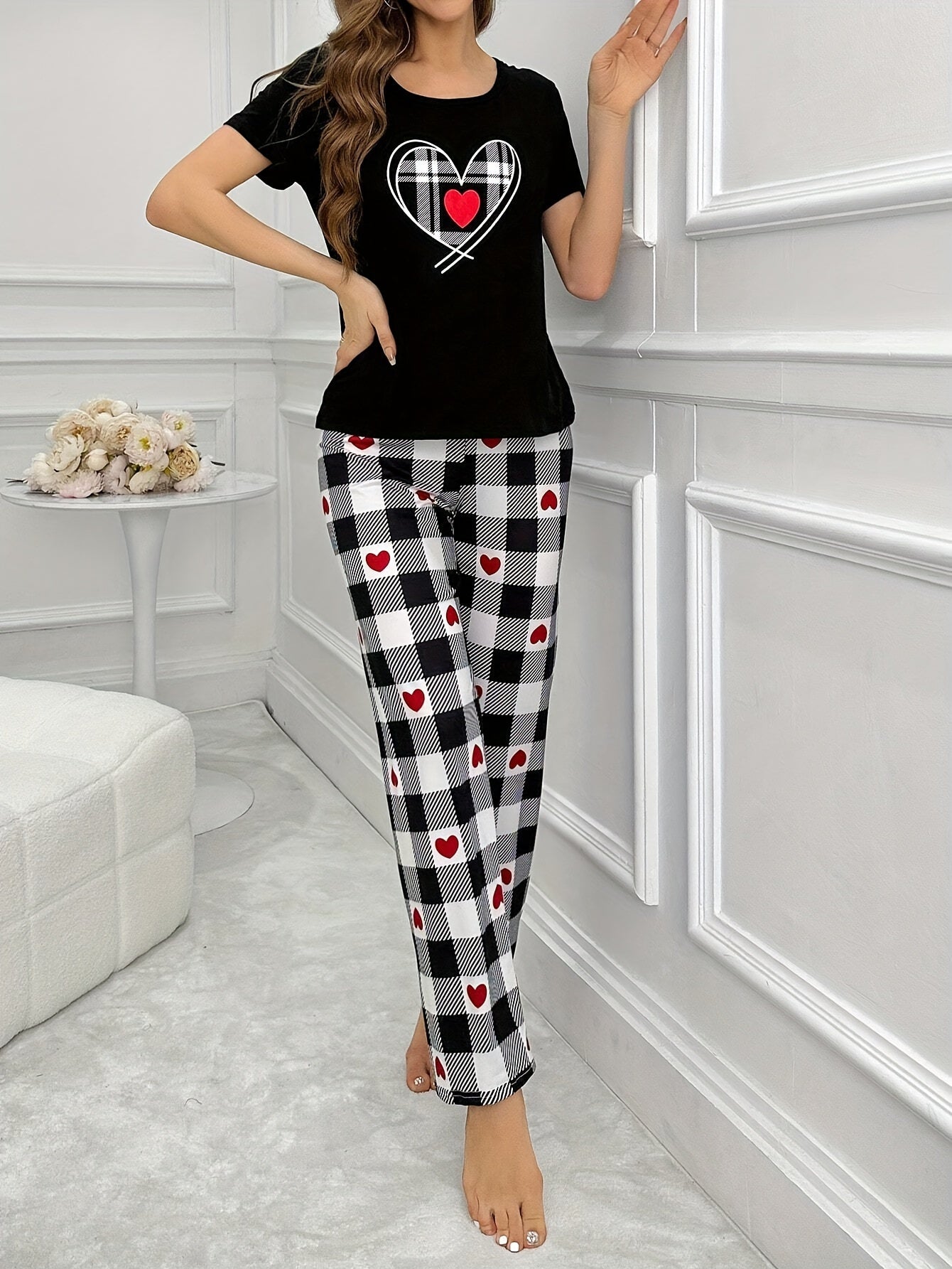 Women's Heart Plaid Casual Pajama Set, Short Sleeve Top & Pants, Relaxed Fit.