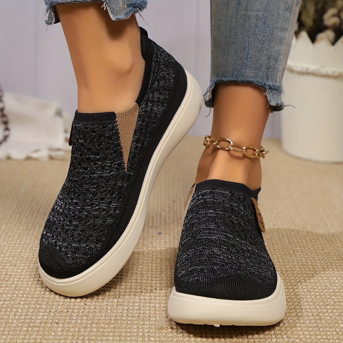 Breathable knit loafers for women with soft sole and round toe - ideal for all seasons.