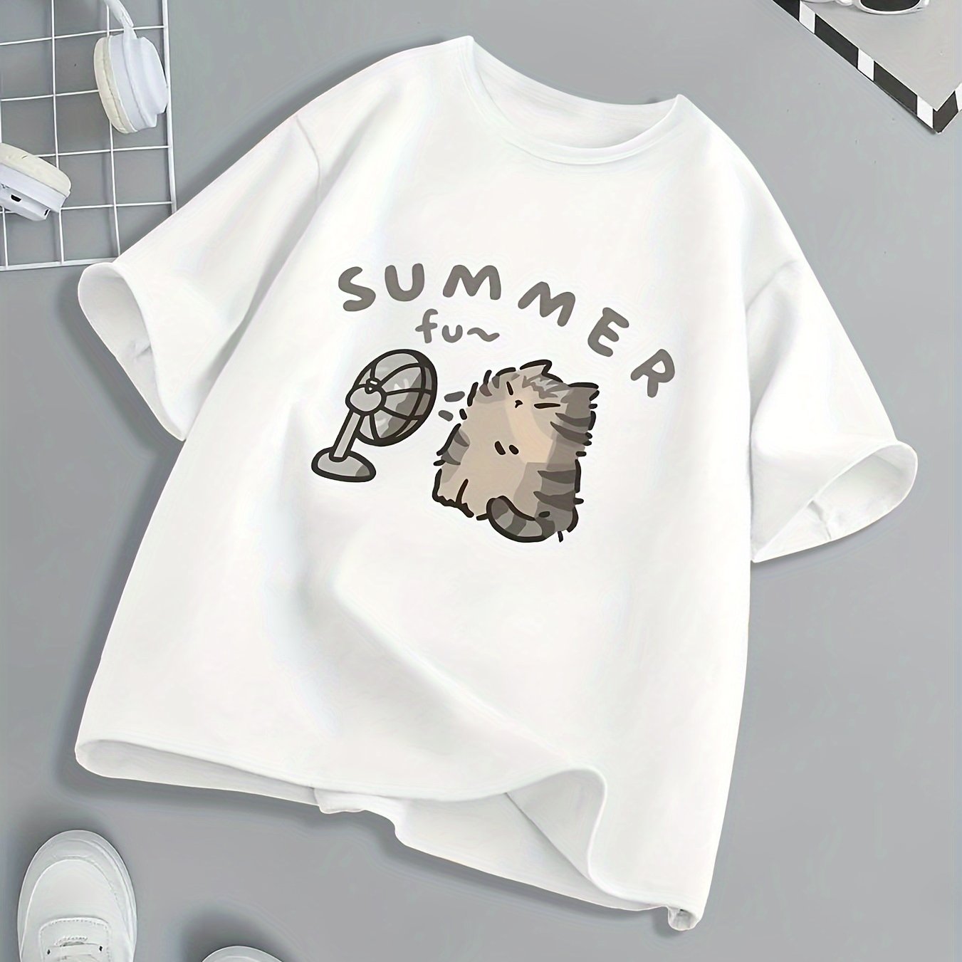 Girls' Crew Neck T-Shirt with Cartoon Cat Print - Soft Polyester, Machine Washable, Casual Summer Top for Running