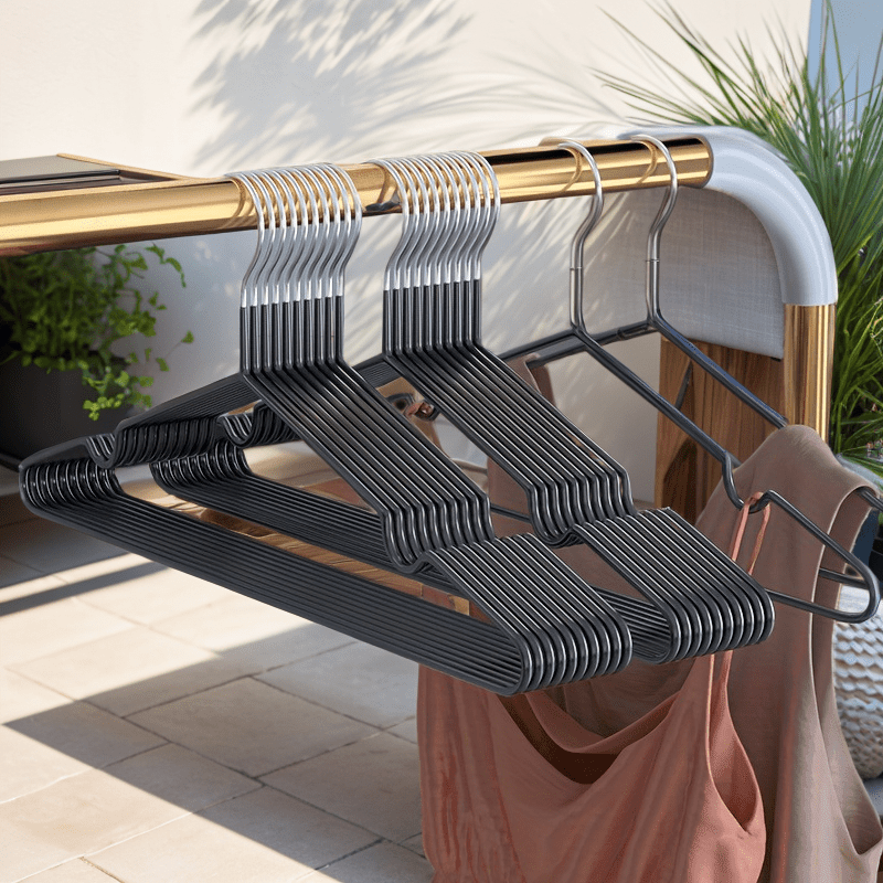 The WYX Hangers offer a sleek and contemporary design, made of metal with a non-slip finish, ideal for a minimalist home decor.