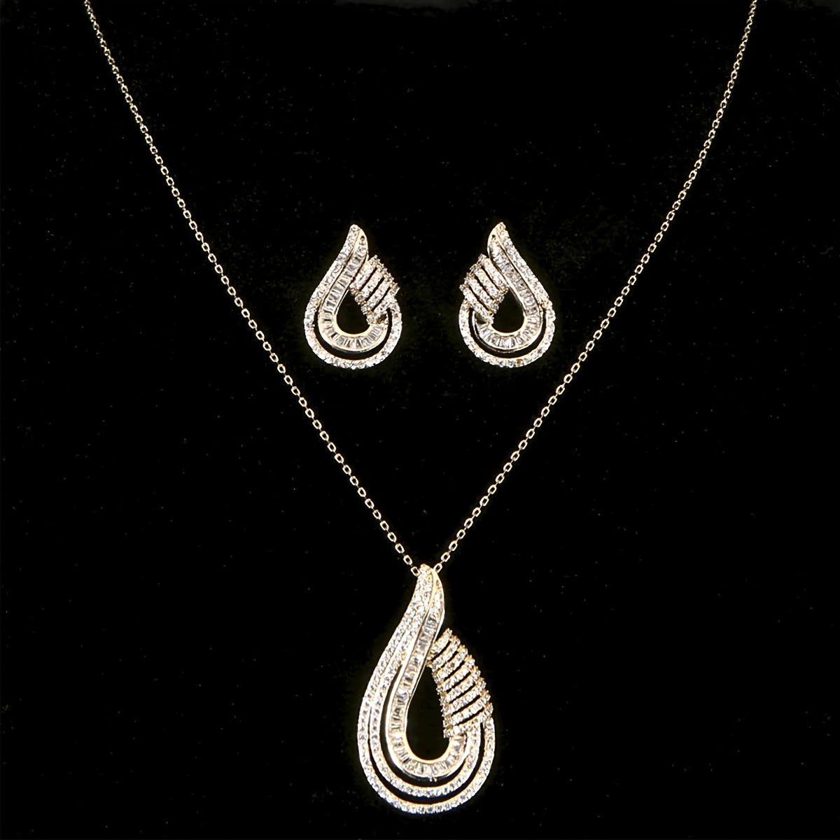 Luxurious and Stylish Cubic Zirconia Jewelry Set Perfect for Parties and Banquets for Ladies