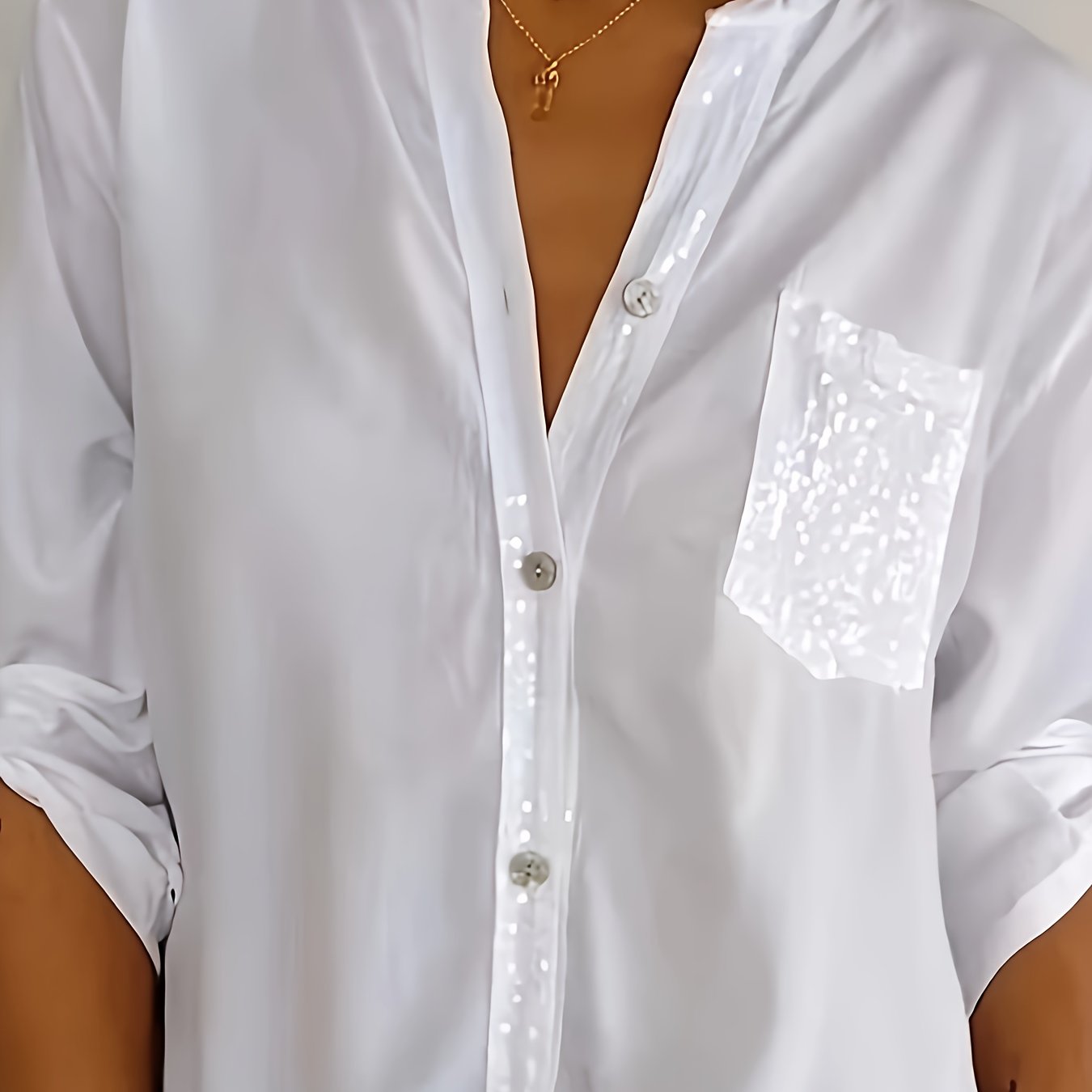 Women's Long-Sleeve Button-Up Shirt with Patch Pockets, Ideal for All Seasons, Designed for Casual Elegance.