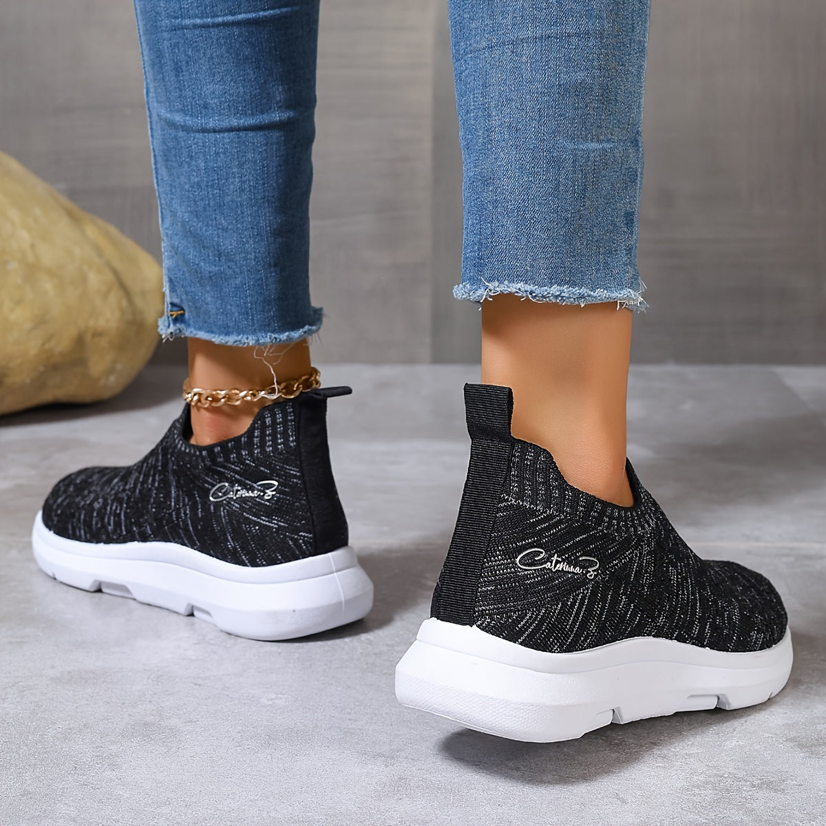 Women's Breathable Knit Slip-On Sneakers with Diamond Pattern Design, Lightweight and Soft Sole, Low-Top, All-Season Comfort, Cute Shoes.