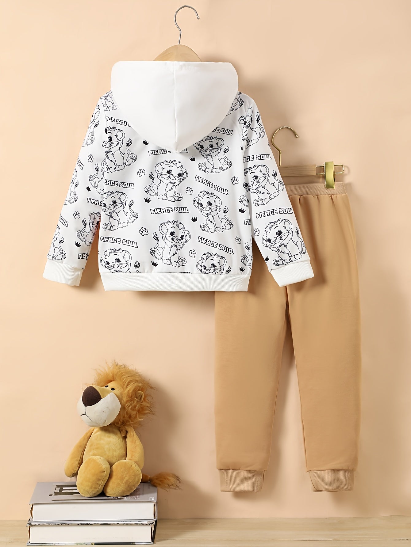 Trendy boys' lion print hoodie and sweatpants set for fall/winter, ideal for outdoor play.