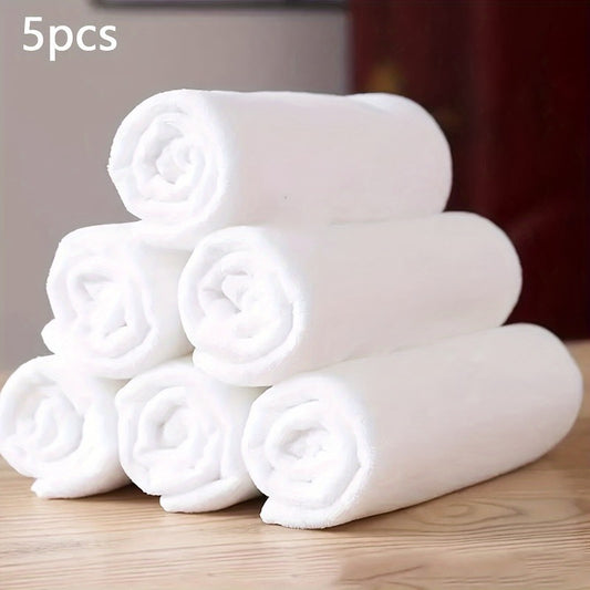 Thickened white towels ideal for hotels, guesthouses, bathhouses, hairdressing, and nursing care.