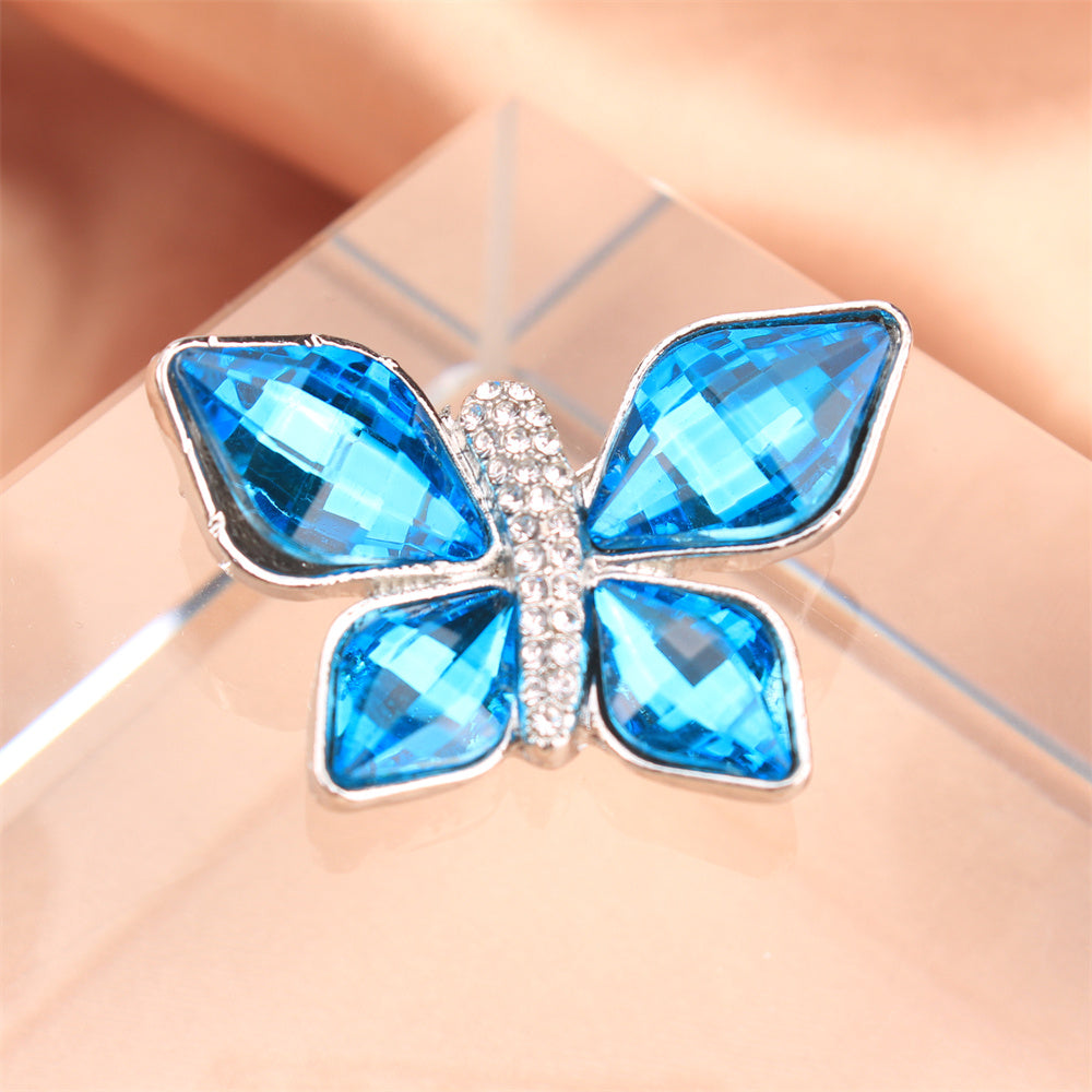 Stylish Butterfly Brooch Pin with Rhinestones - a Chic Addition to Clothing, Bags, and Hats