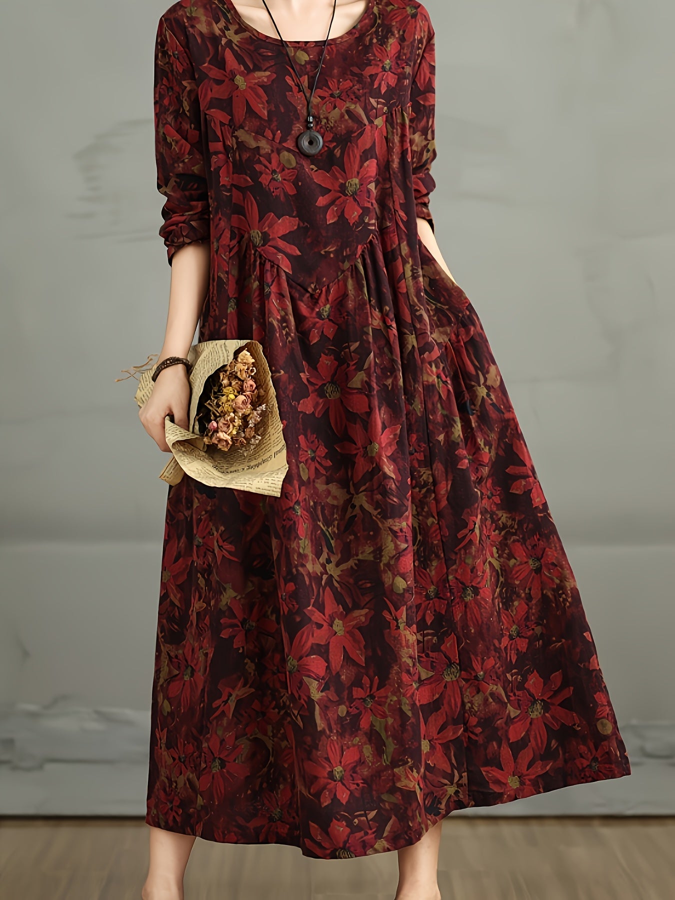 New vintage-style linen dress for women, with loose fit and slimming patchwork design.