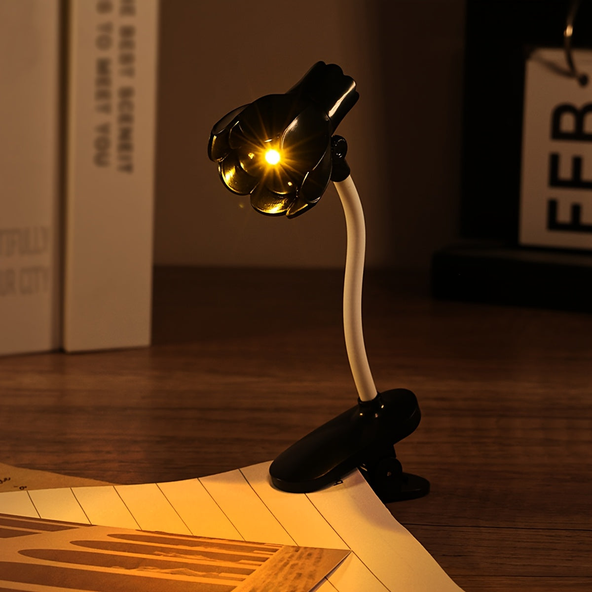 Single Petal Clip Table Lamp: Ideal for bedrooms, reading, and gift-giving. Can be used as a night light, home decor, or desk ornament. Portable with spare batteries included.