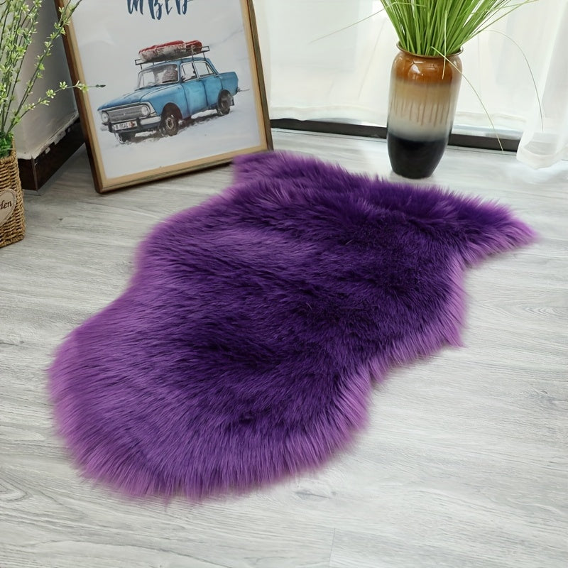 Made from soft polyester fiber, this washable and fluffy carpet resembles a rug, ideal for luxurious living rooms and bedrooms. It is perfect for both chair cushions and sofa pillows.