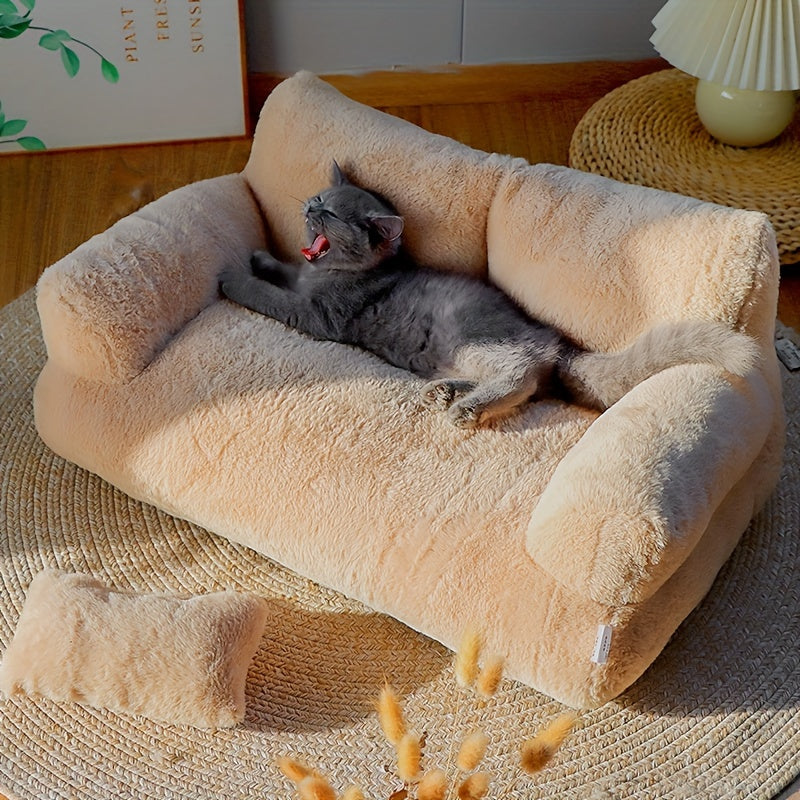 Soft beige plush cat bed with non-slip base, detachable cover, and polyester fill. Ideal for snoozing and relaxing, easy to clean. Perfect for kittens and cats.