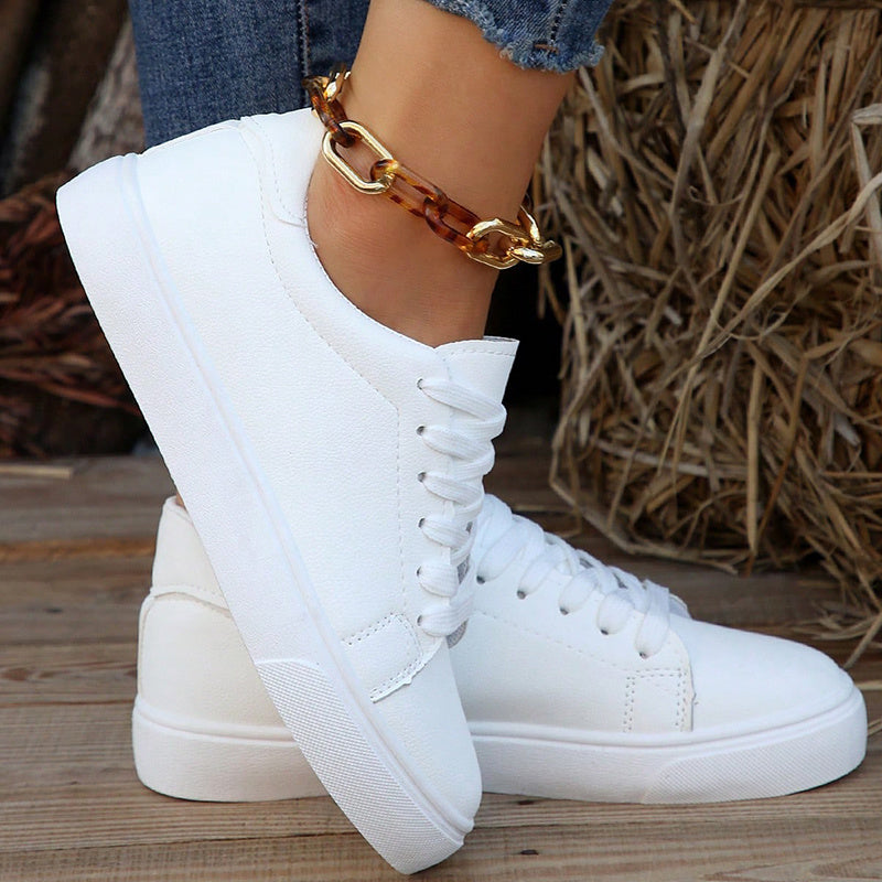 Stylish and Comfortable Women's Sports Shoes: White Sneakers