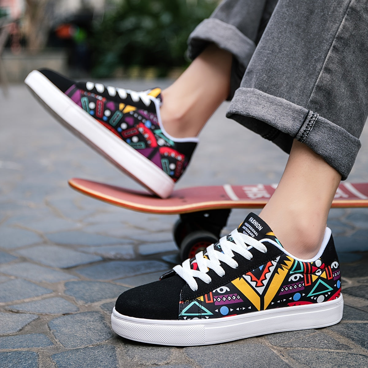 Fashionable skate shoes with non-slip soles, perfect for outdoor activities.