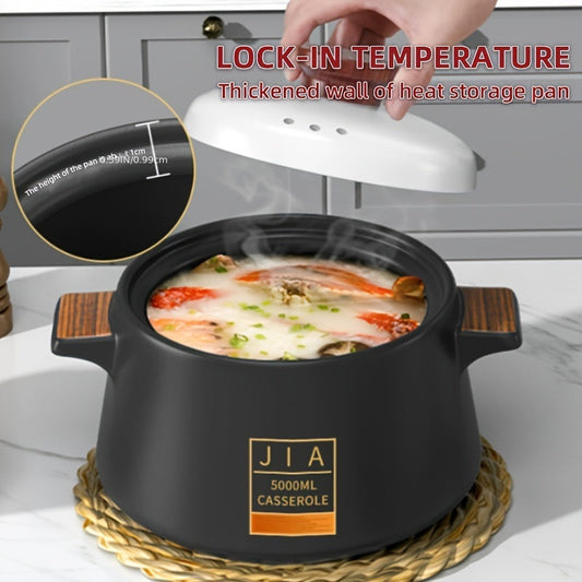 This Nordic-style black soup pot, with a capacity of 3.3L, is a versatile addition to any kitchen. Suitable for serving 1-6 people, it is perfect for preparing Japanese cuisine and is ideal for restaurant use. The pot is designed to withstand high